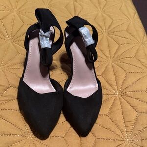 Elegant Black Women's Heels Womens size 7. New no box
